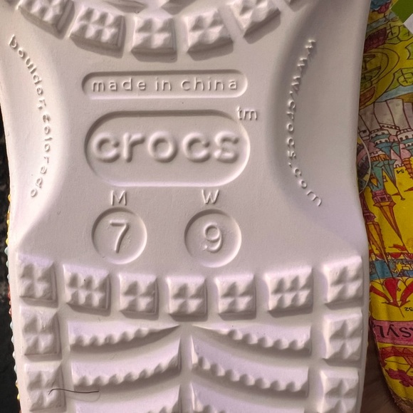 22 Walt Disney World 50th Anniversary Vault Collection Parks Map Crocs - Picture 12 of 13